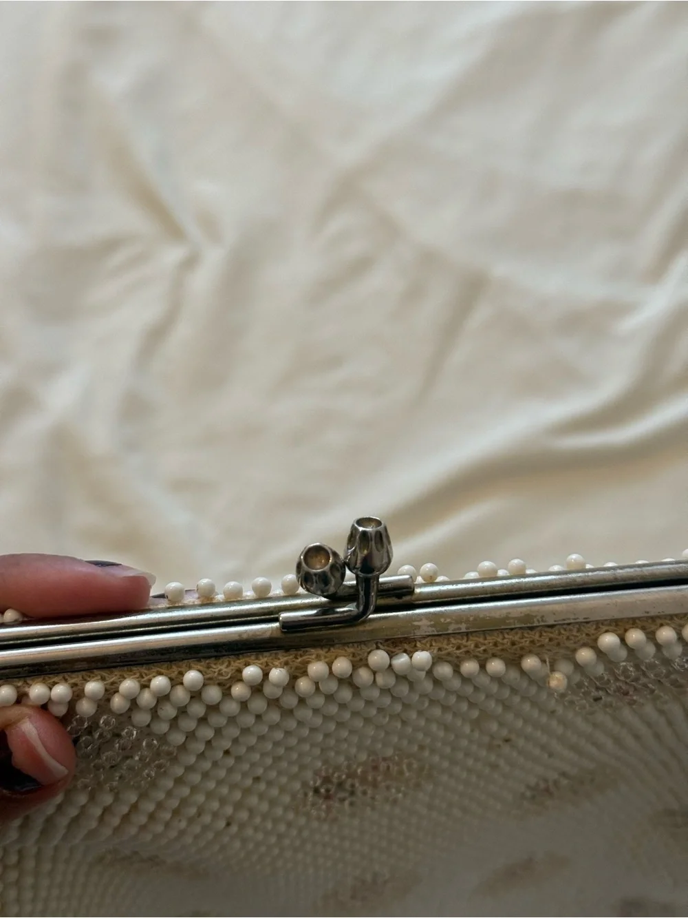 Vintage chic cream